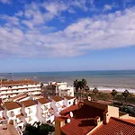 Paseo Maritimo Frontal Lek 아파트